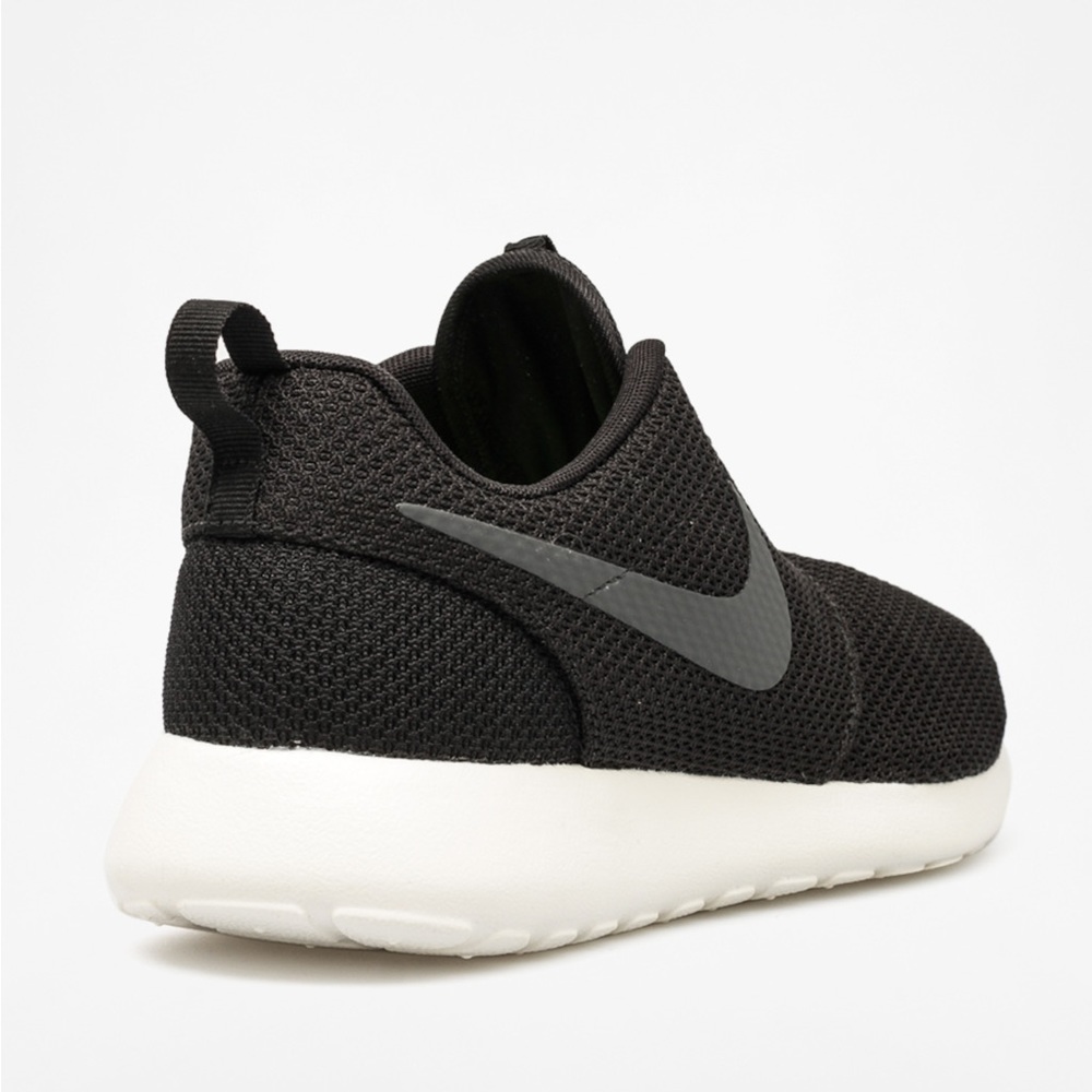 EUC Nike Men’s Roshe Run Shoes in Black/Anthracite Sail - Picture 4 of 9